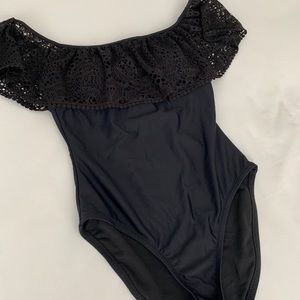 One-piece bathing suit